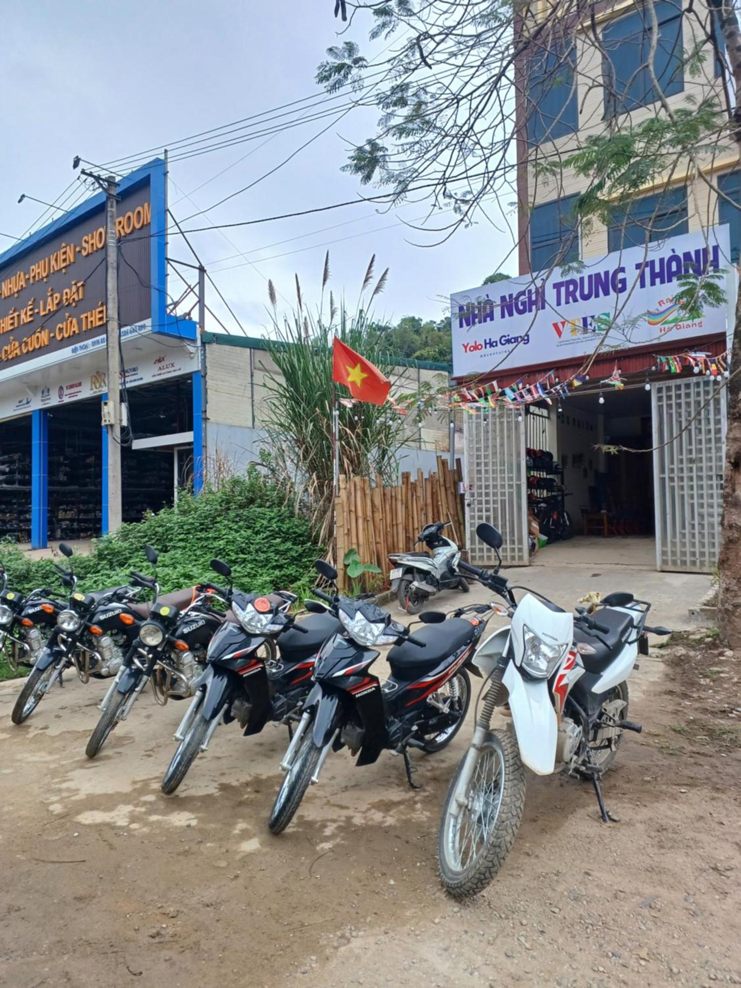 Yolo Ha Giang Adventures, Motorbike And Loop Tours Hotel Exterior foto
