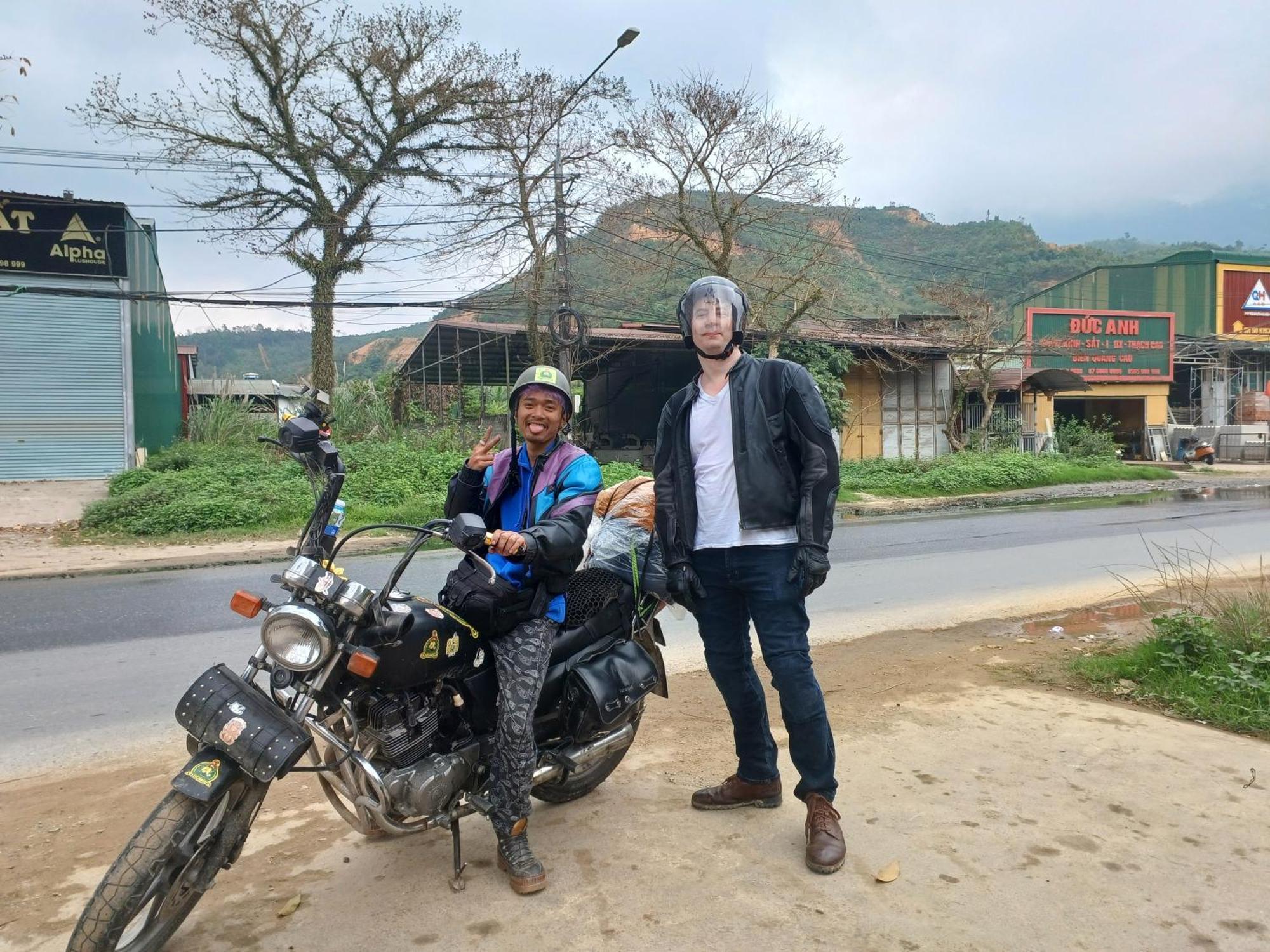 Yolo Ha Giang Adventures, Motorbike And Loop Tours Hotel Exterior foto