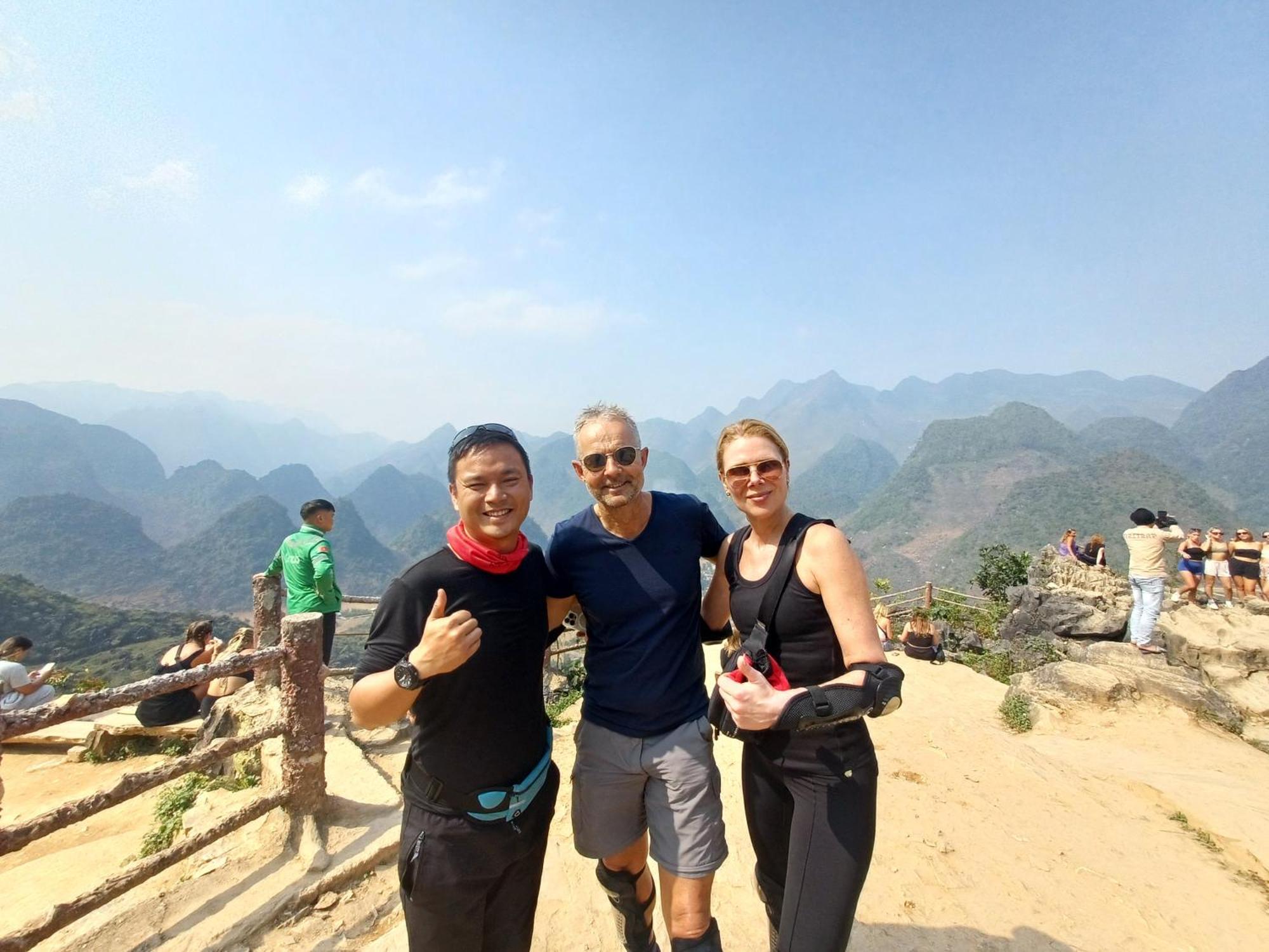 Yolo Ha Giang Adventures, Motorbike And Loop Tours Hotel Exterior foto